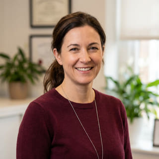 Laura Bennett, chargée de la Conformité & Réglementation au sein de Sévélune Finance